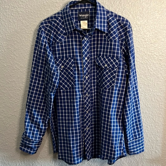 Wrangler Other - Wrangler Retro Western Long Sleeve size M Pearl snaps